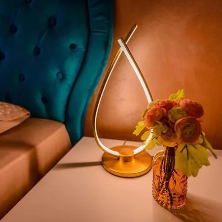 White Tower מאמאיה